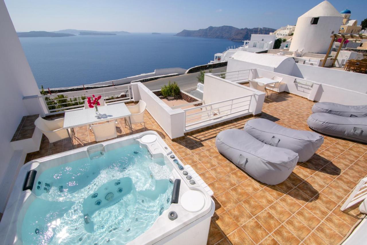Camelia - Panoramic Two-Bedroom Villa with Hot Tub and Caldera View