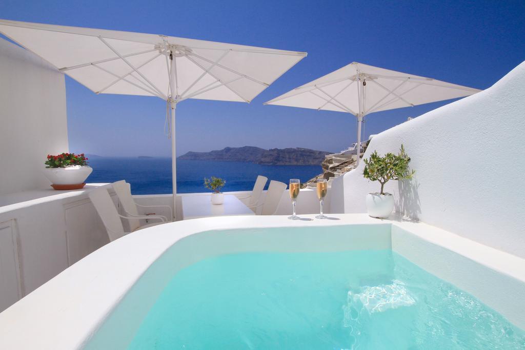 Lavender - Deluxe Two-Bedroom Cave Suite with Hot Tub and Caldera View